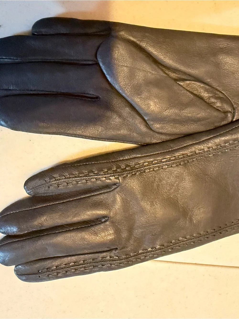 Woman’s gray Leather Gloves - Soft Lined